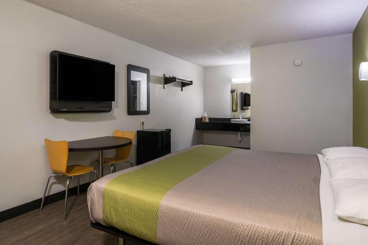 Motel 6 Irving - Loop 12 Экстерьер фото