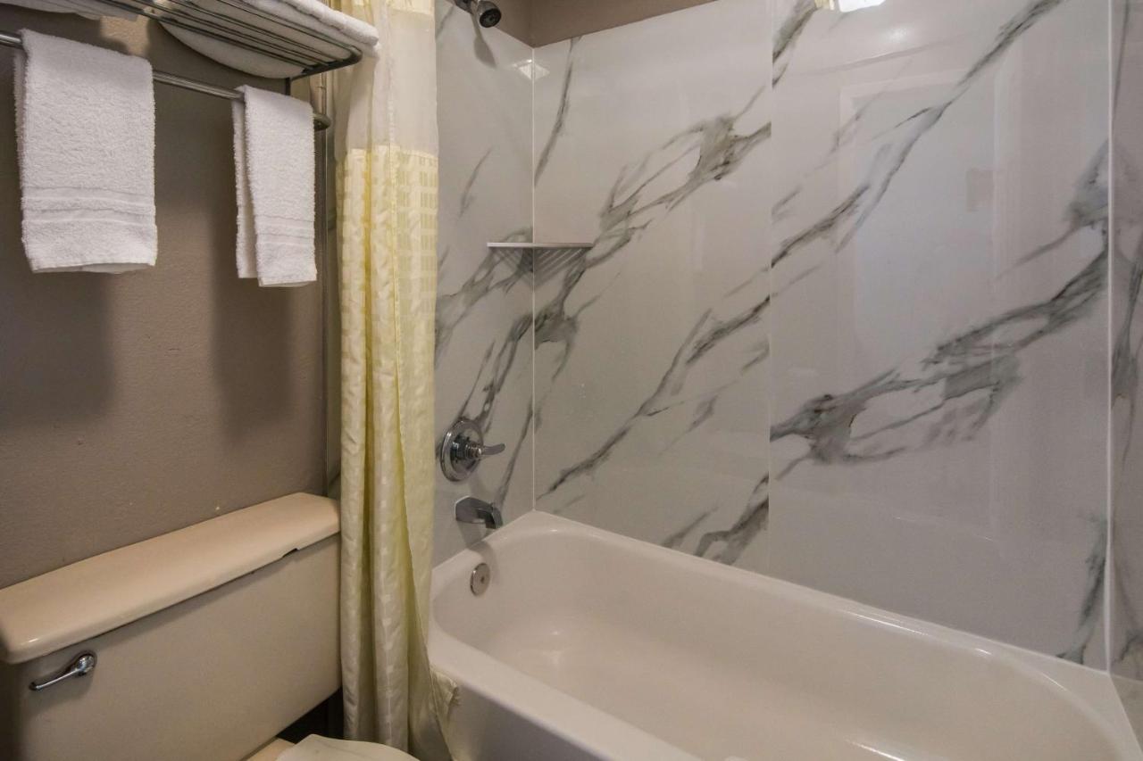 Motel 6 Irving - Loop 12 Экстерьер фото