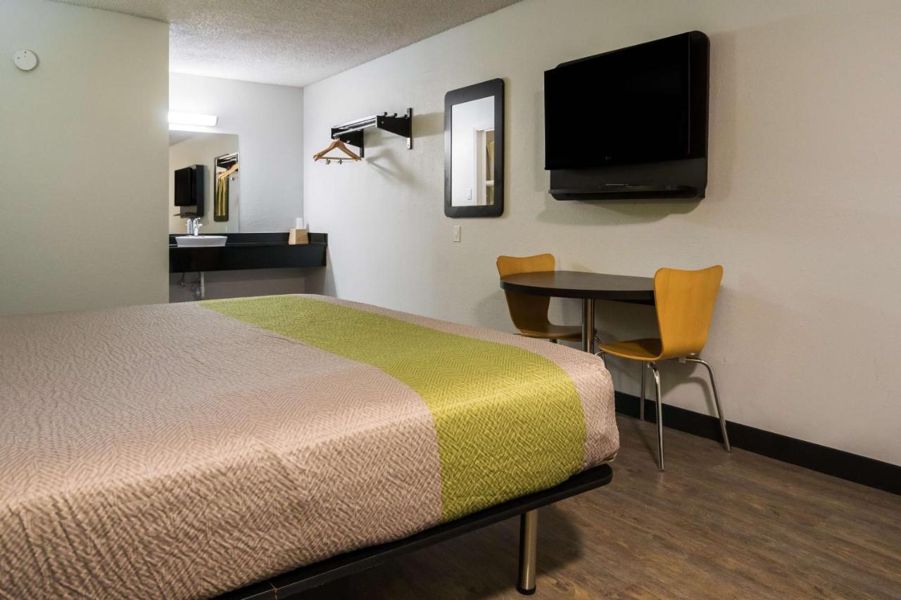 Motel 6 Irving - Loop 12 Экстерьер фото