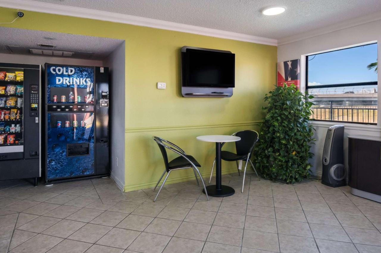 Motel 6 Irving - Loop 12 Экстерьер фото